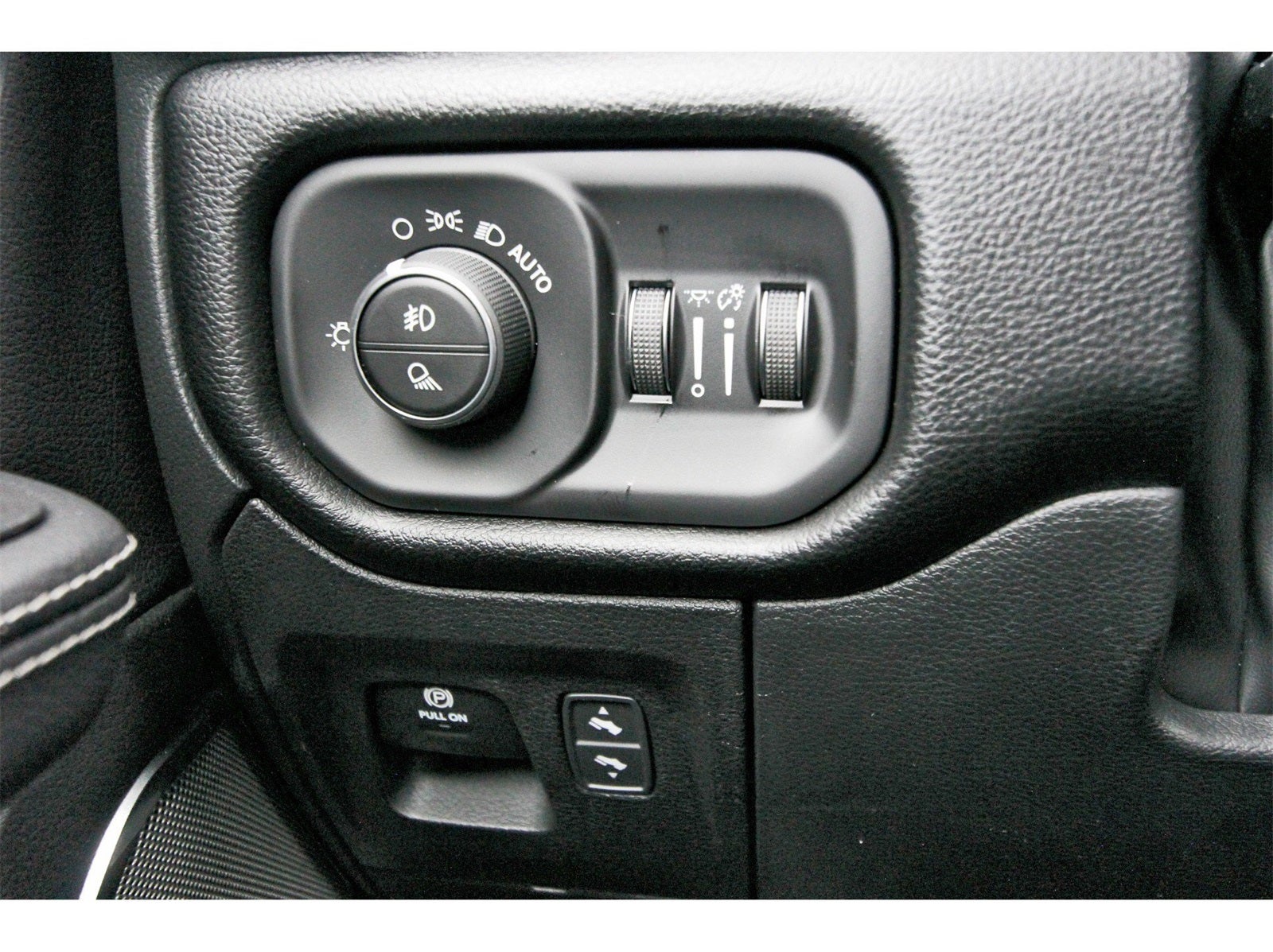 2026 RAM 1500 Laramie 4x4 Crew Cab 5'7" Box