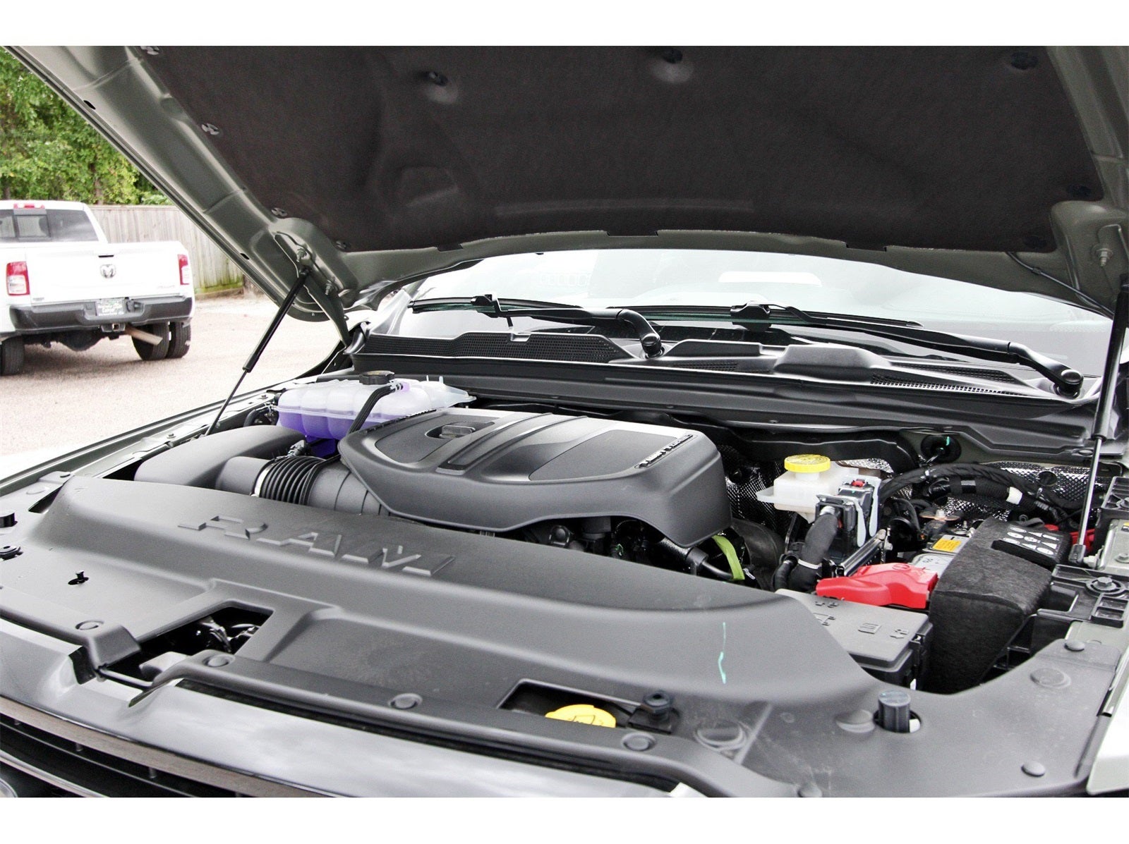 2026 RAM 1500 Laramie 4x4 Crew Cab 5'7" Box