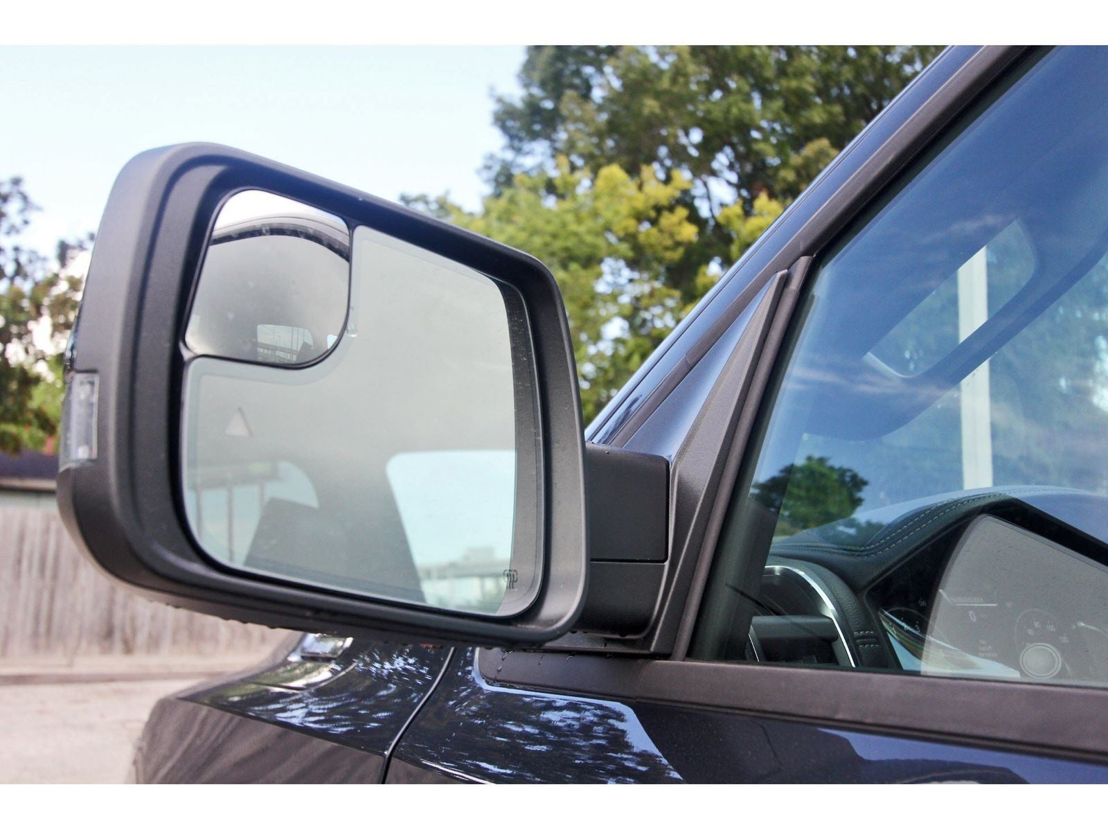 2027 RAM 1500 Laramie 4x4 Crew Cab 5'7" Box