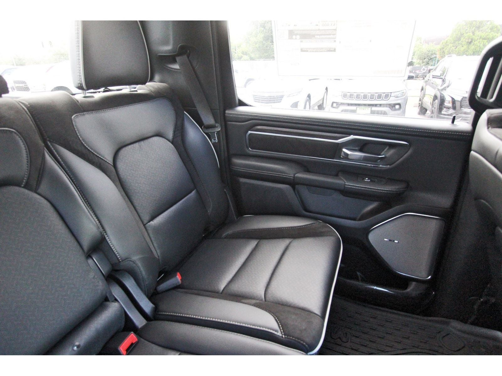2027 RAM 1500 Laramie 4x4 Crew Cab 5'7" Box
