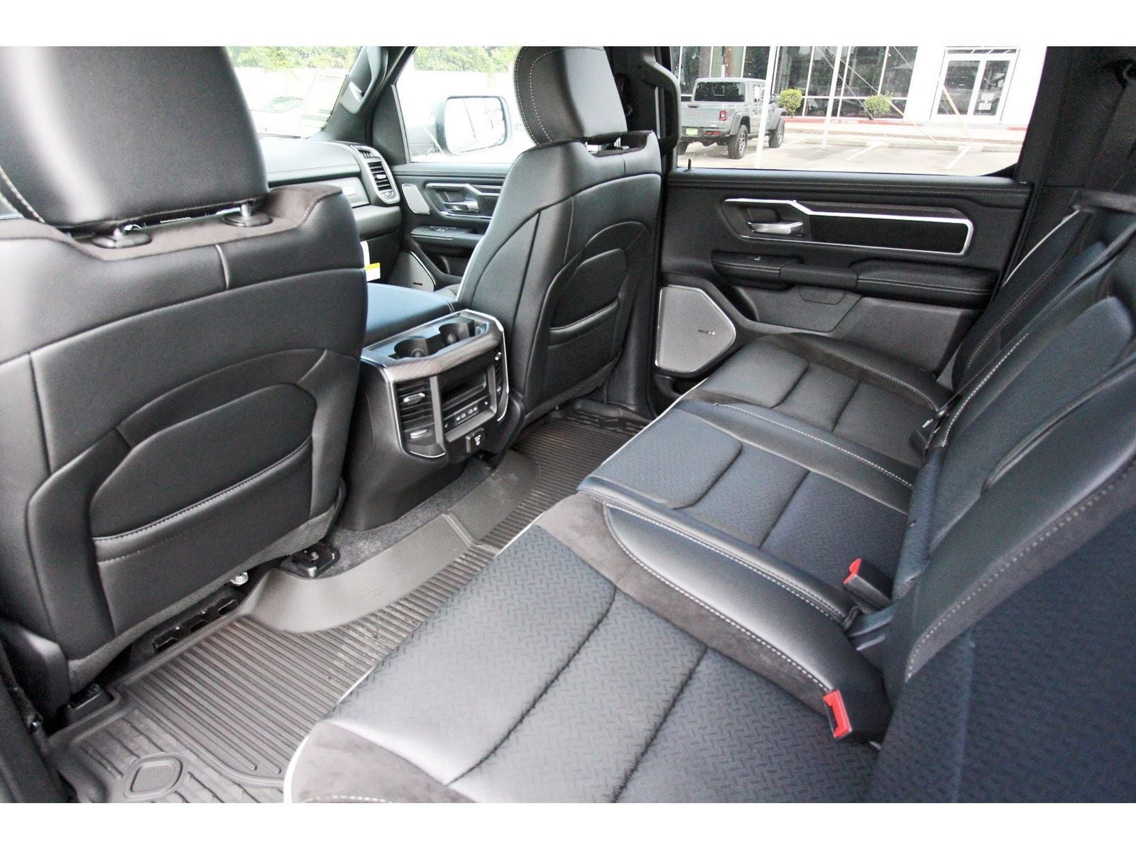 2027 RAM 1500 Laramie 4x4 Crew Cab 5'7" Box