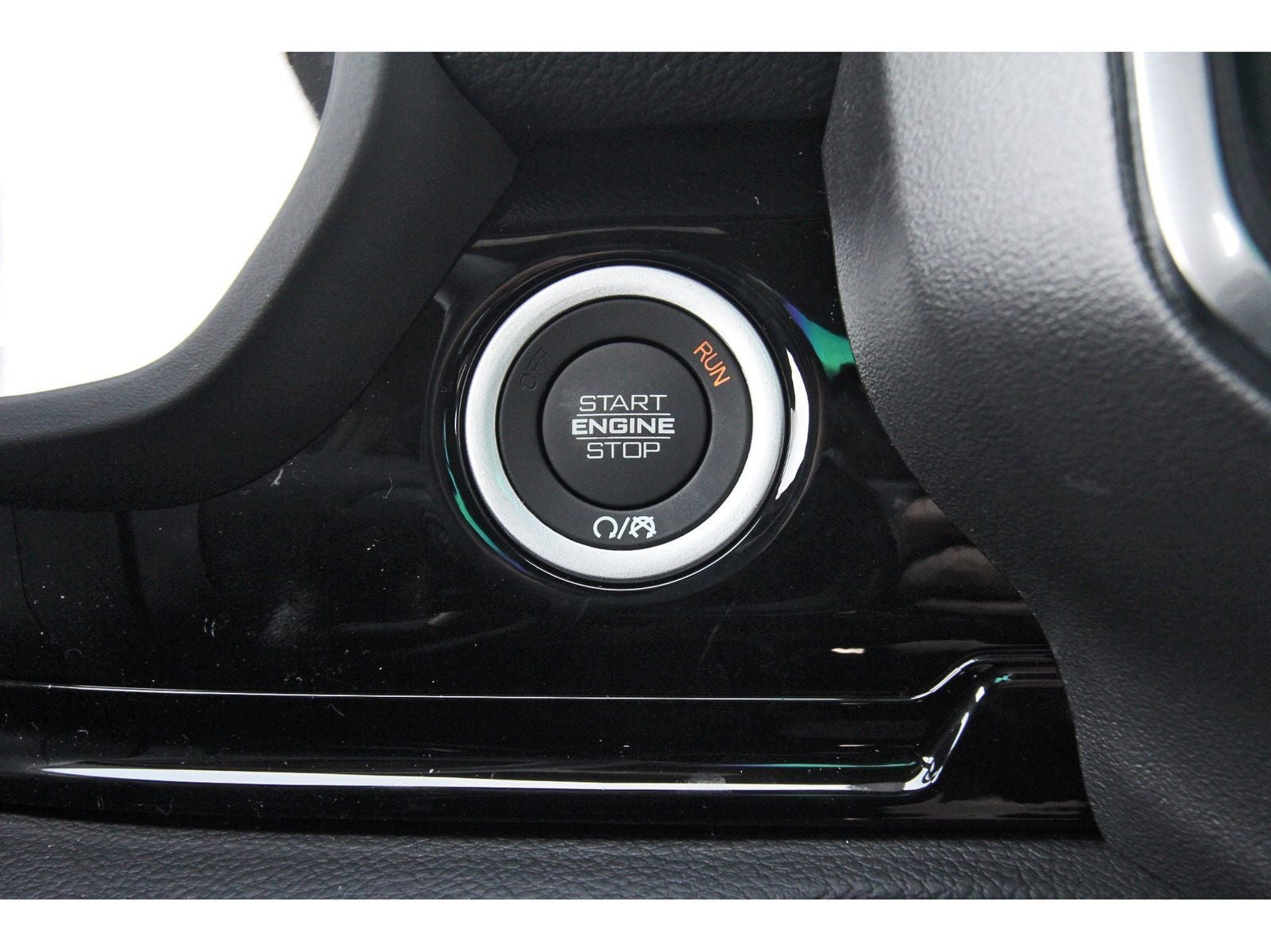 2026 RAM 1500 Laramie 4x4 Crew Cab 5'7" Box