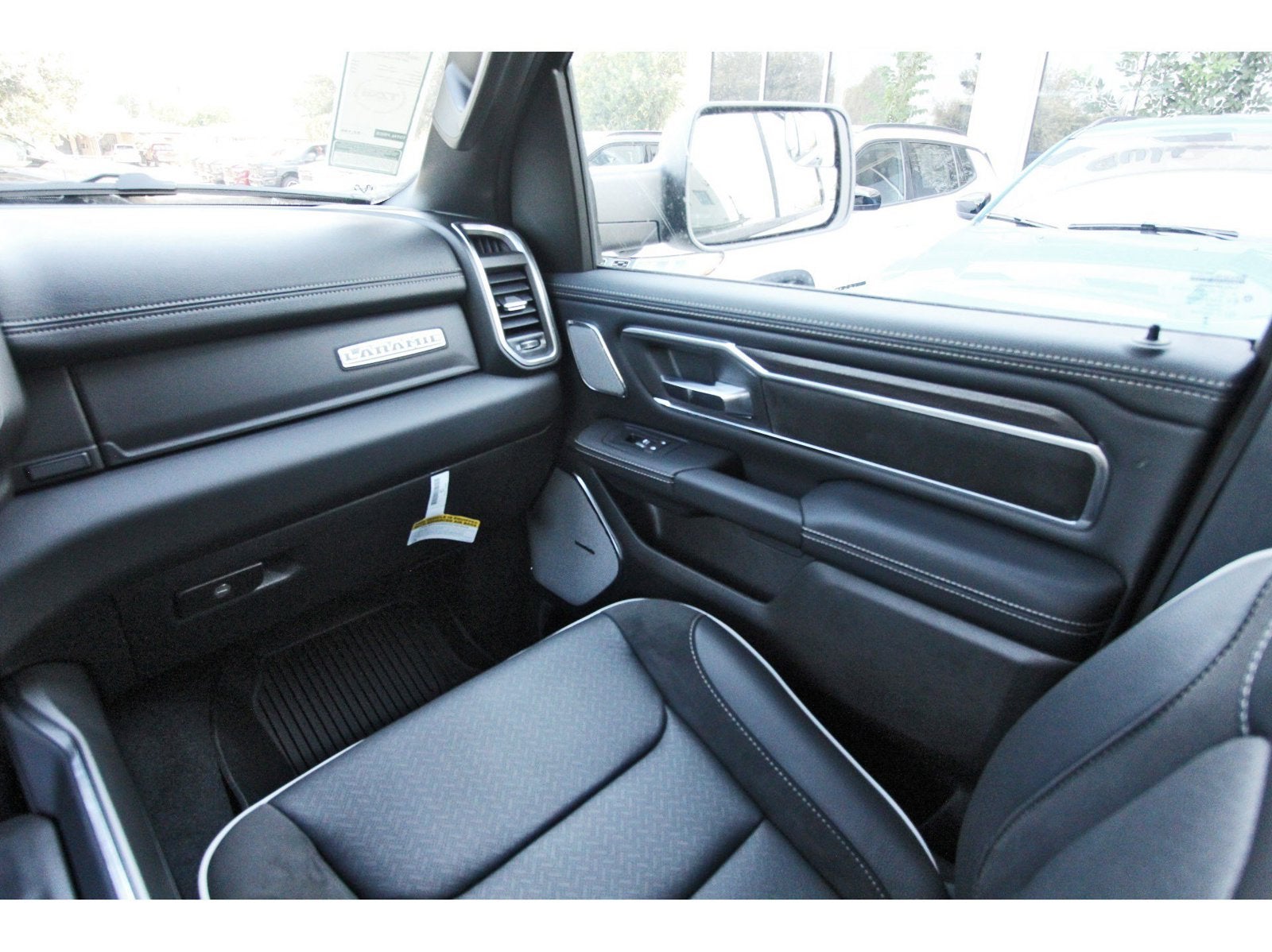 2027 RAM 1500 Laramie 4x4 Crew Cab 5'7" Box