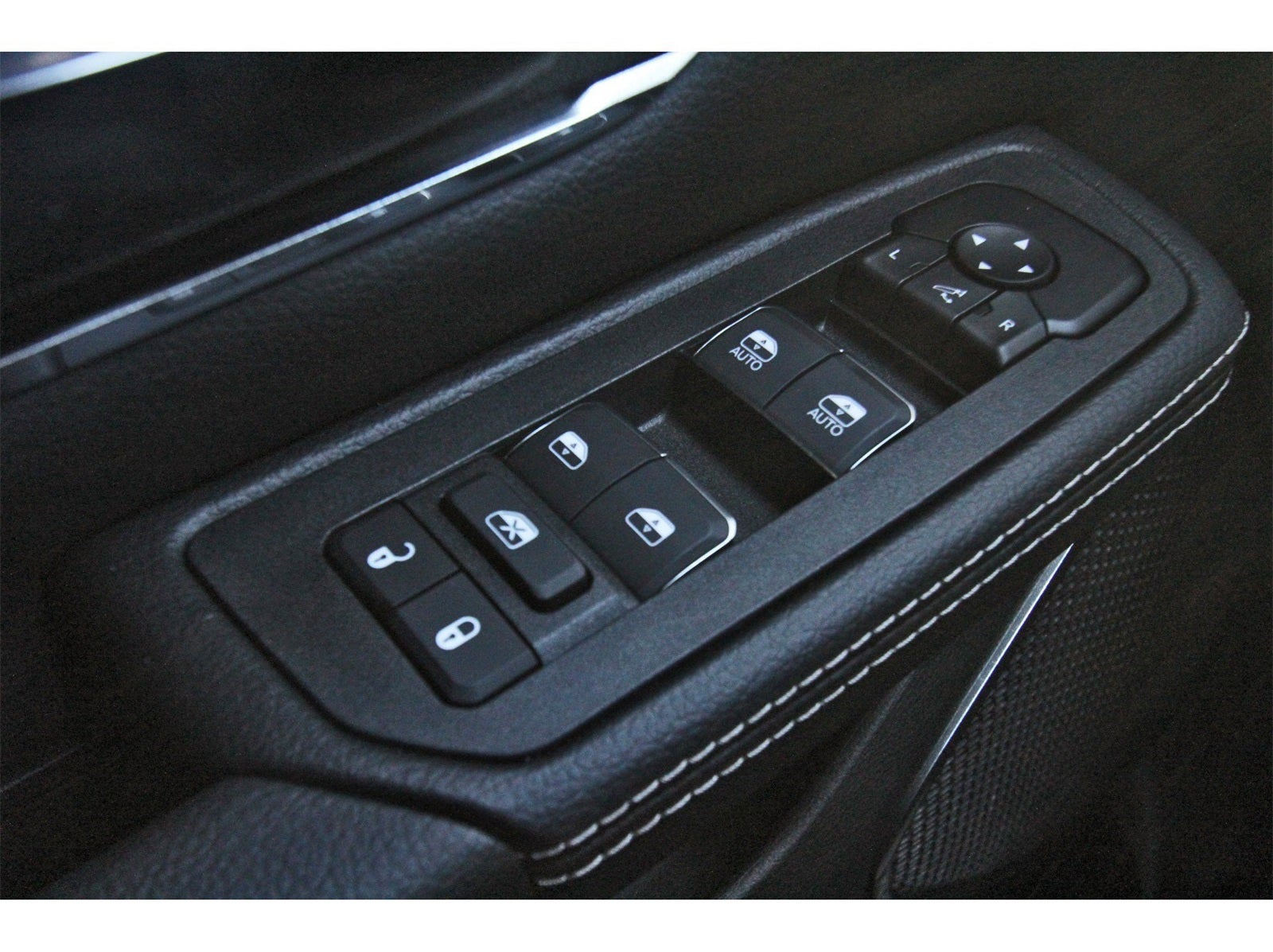 2026 RAM 1500 Laramie 4x4 Crew Cab 5'7" Box