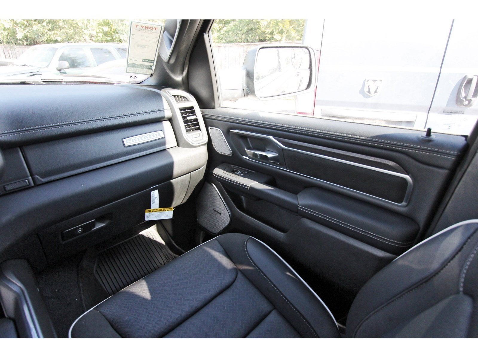2027 RAM 1500 Laramie 4x4 Crew Cab 5'7" Box
