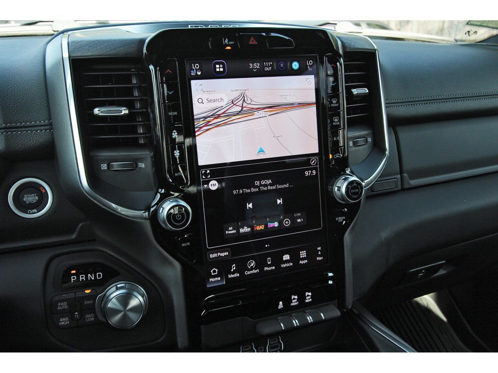 2027 RAM 1500 Laramie 4x4 Crew Cab 5'7" Box