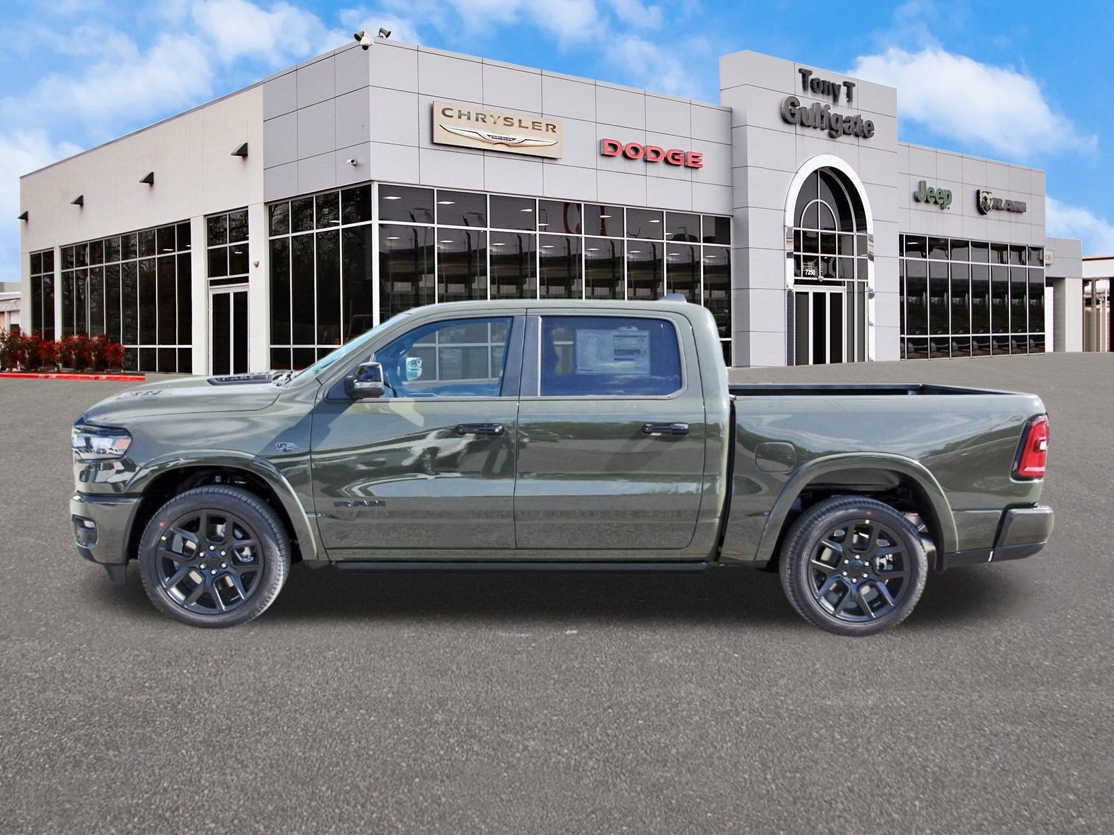2027 RAM 1500 Laramie 4x4 Crew Cab 5'7" Box