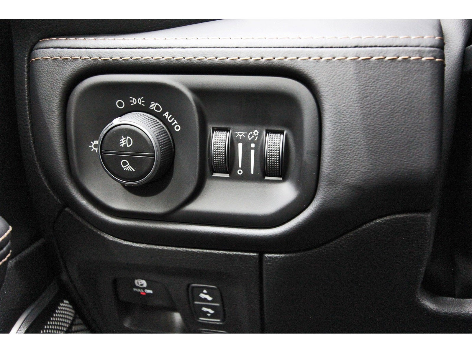 2026 RAM 1500 Tungsten 4x4 Crew Cab 5'7" Box