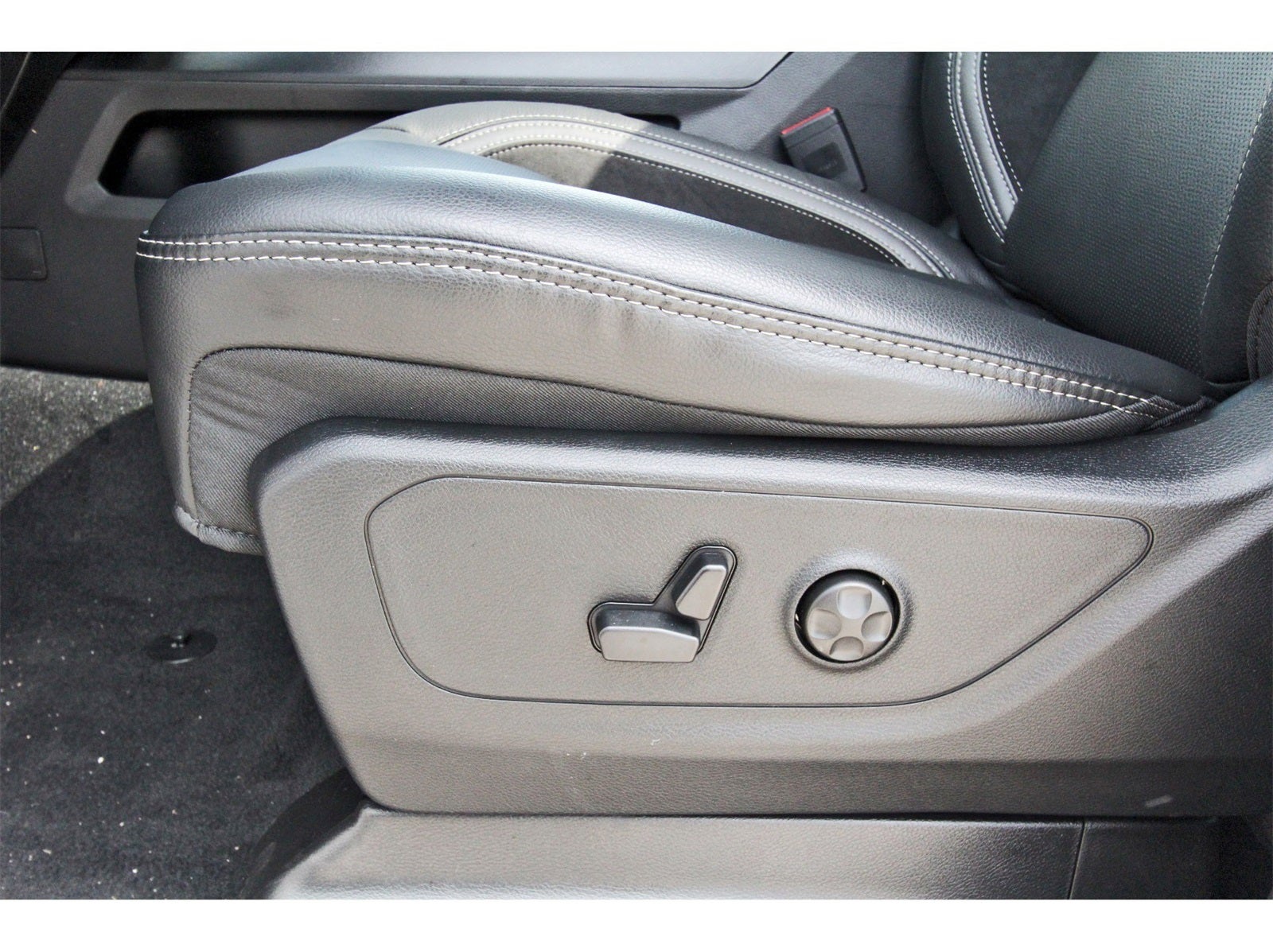 2026 RAM 1500 Rebel 4x4 Crew Cab 5'7" Box