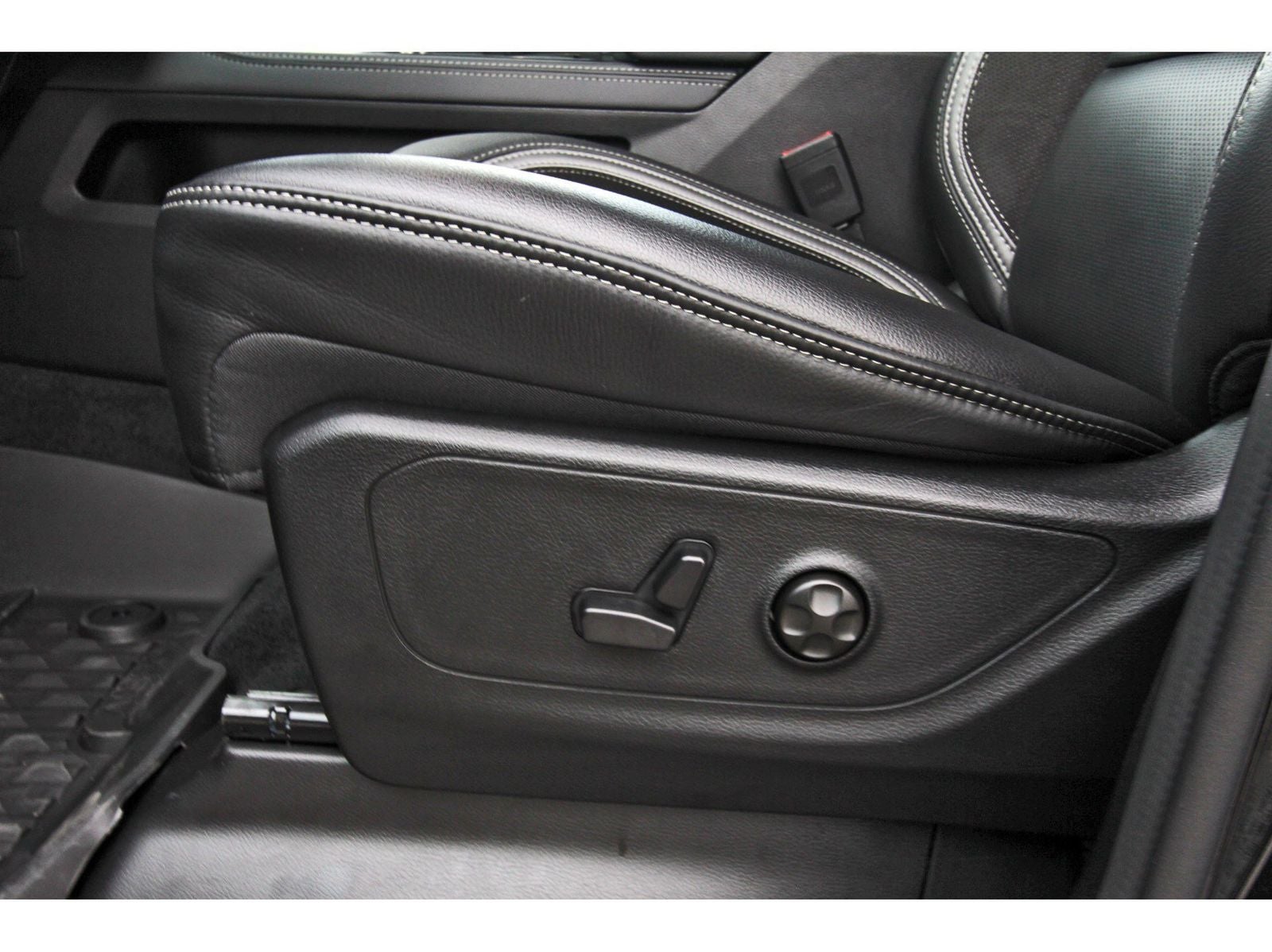 2026 RAM 1500 RHO 4x4 Crew Cab 5'7" Box