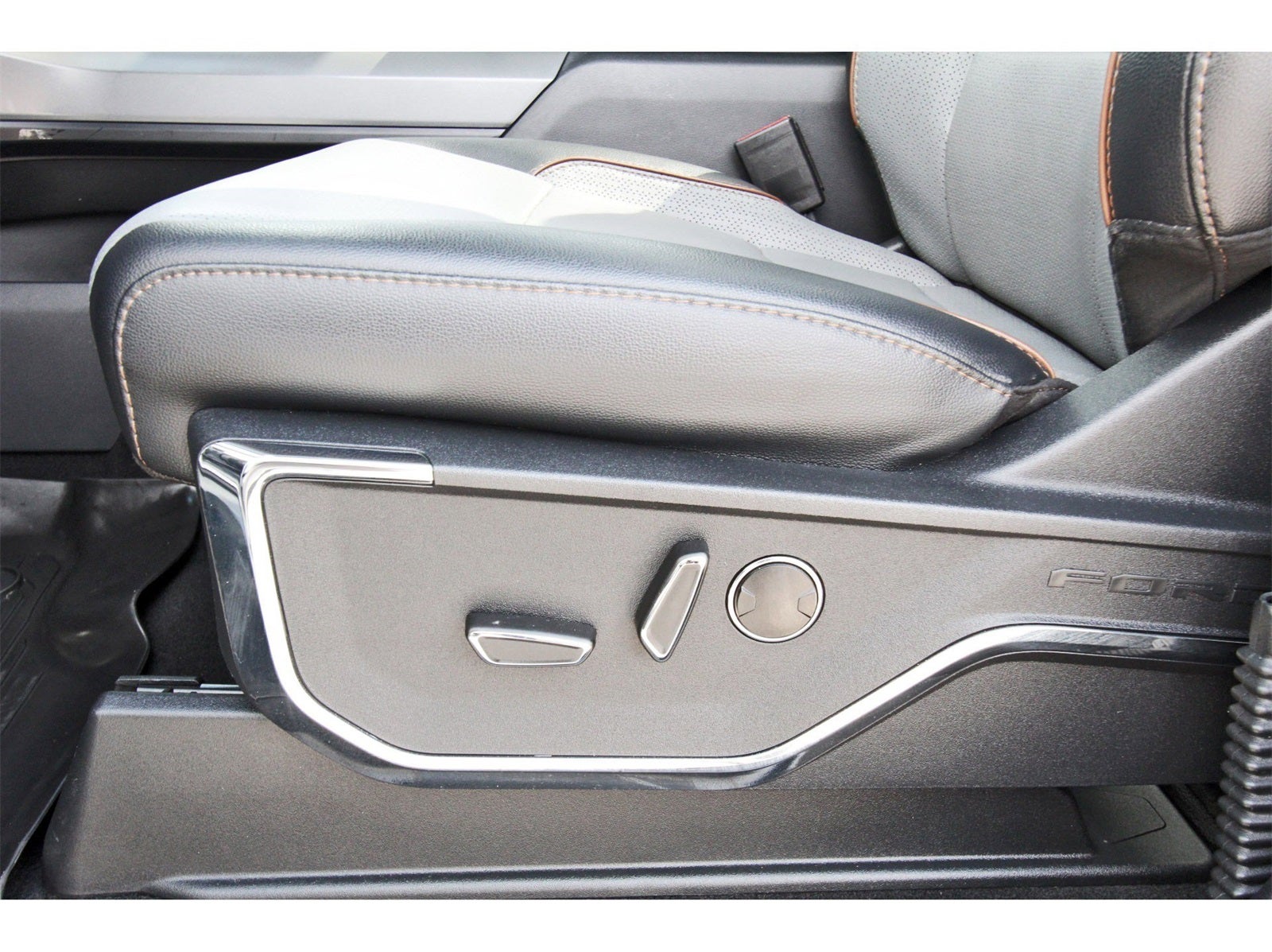 2024 Ford F-150 Lightning Lariat