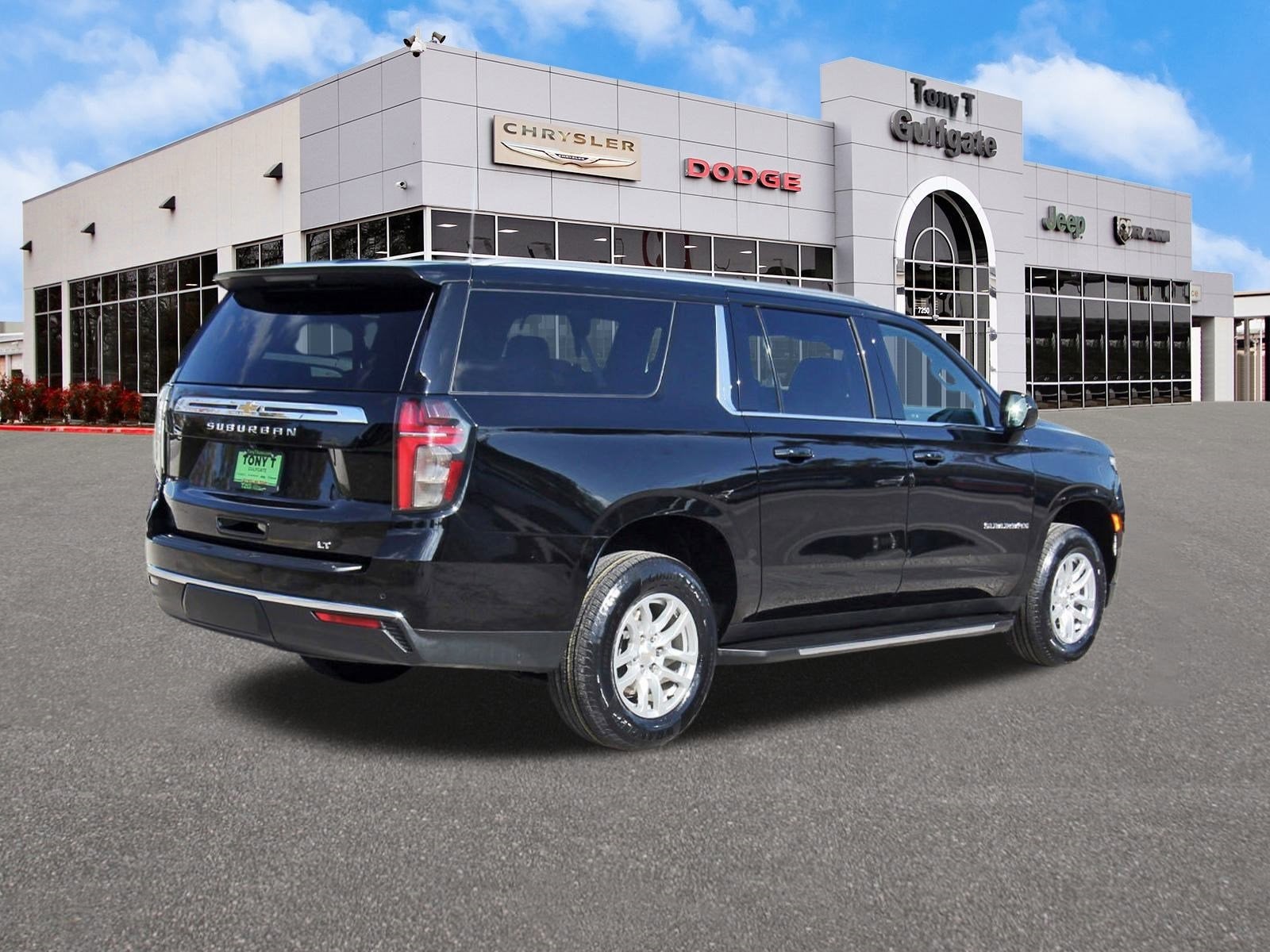 2024 Chevrolet Suburban LT