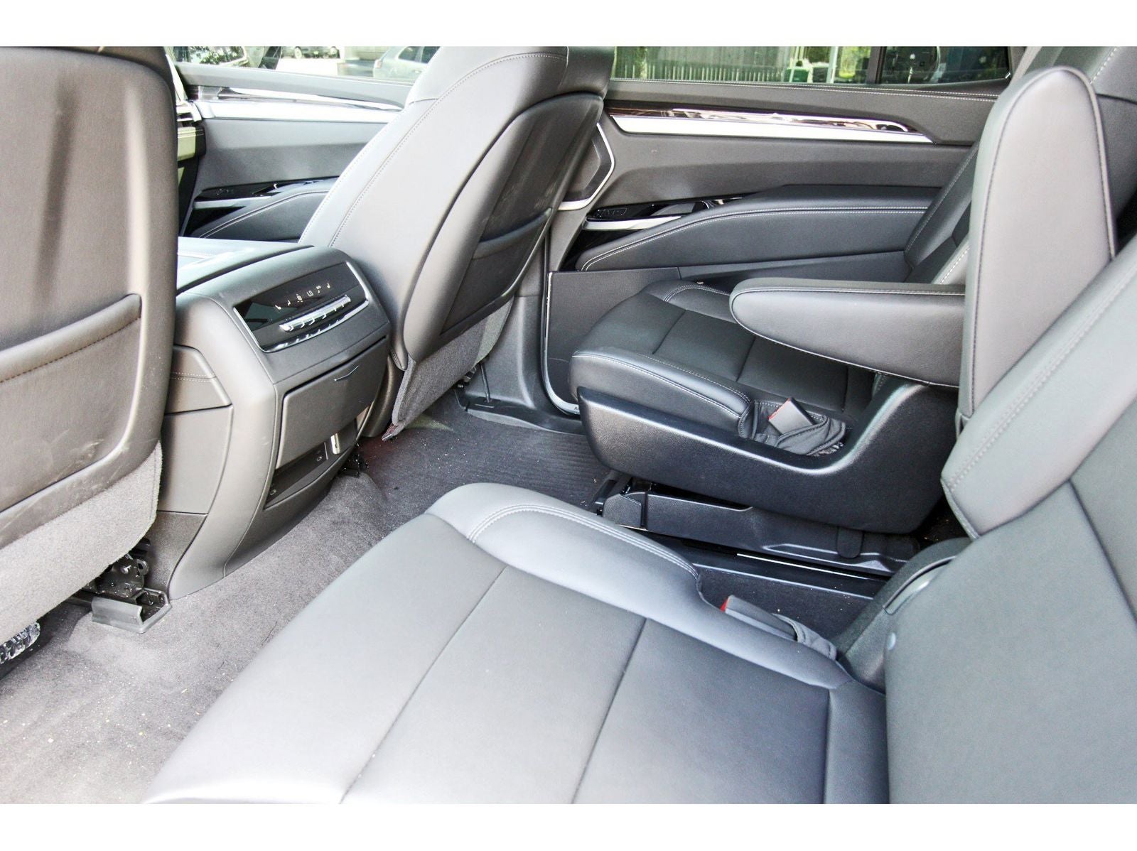 2025 Cadillac Escalade Luxury