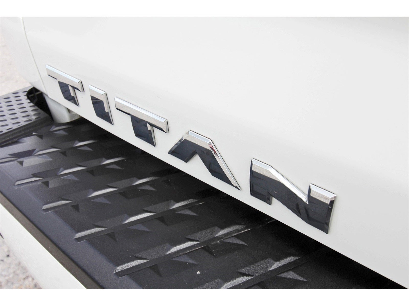 2022 Nissan Titan SV