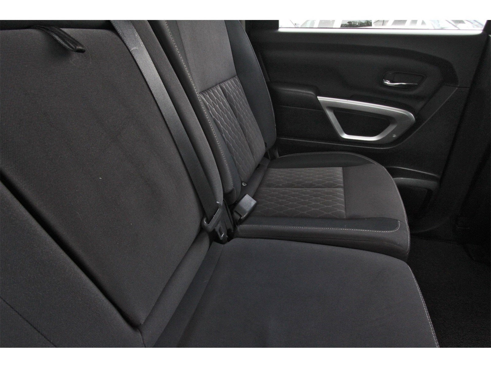 2022 Nissan Titan SV