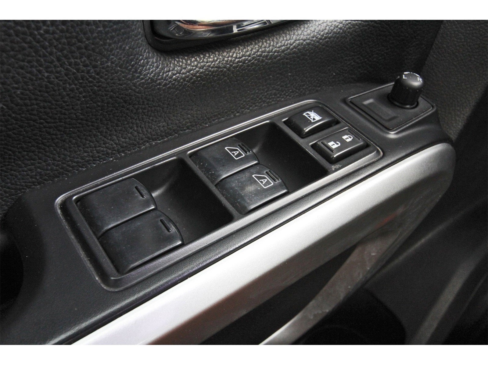 2022 Nissan Titan SV