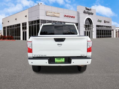 2022 Nissan Titan SV