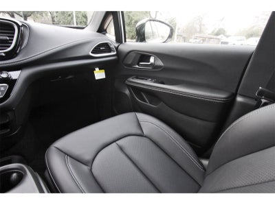 2026 Chrysler Pacifica Select FWD