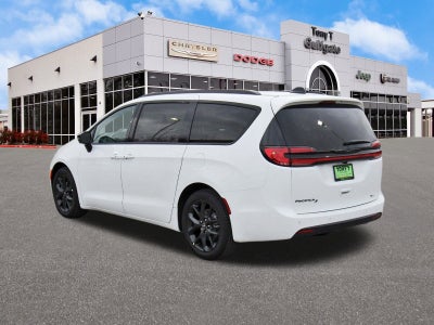 2026 Chrysler Pacifica Select FWD