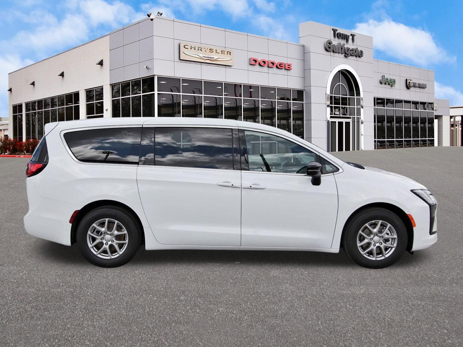 2027 Chrysler Pacifica Select FWD