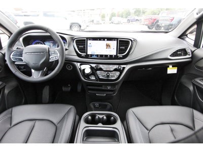 2027 Chrysler Pacifica Select FWD
