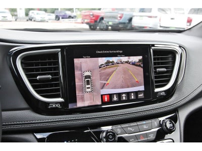 2027 Chrysler Pacifica Select FWD