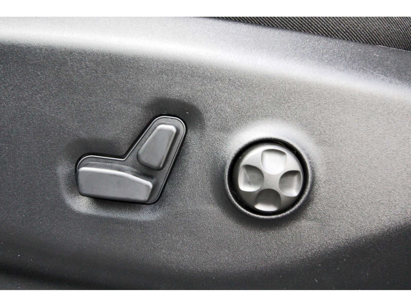 2027 Chrysler Pacifica Select FWD