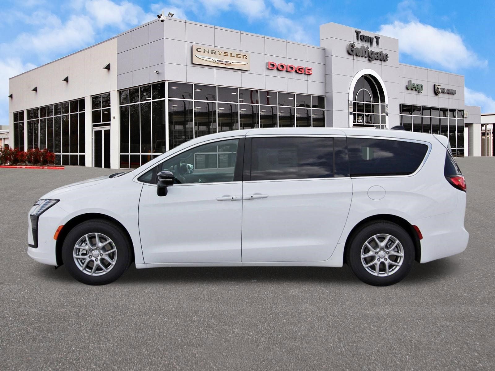 2027 Chrysler Pacifica Select FWD