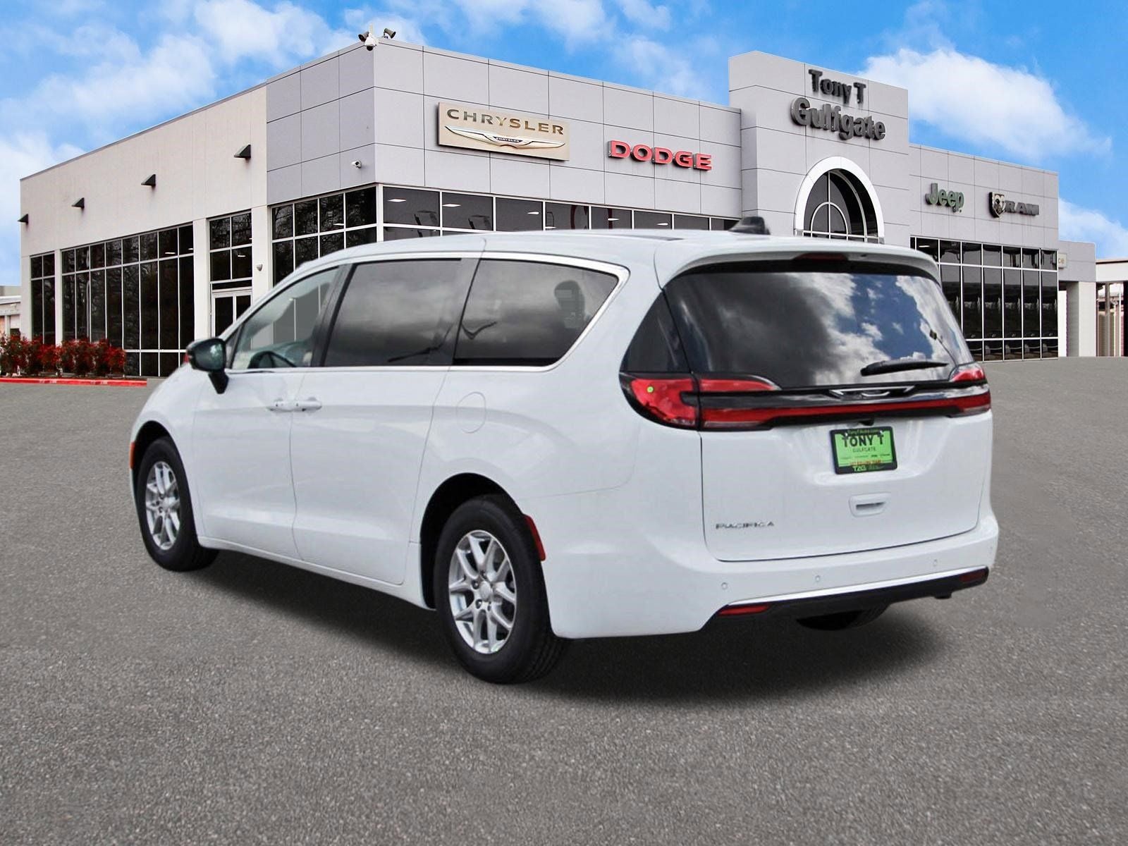 2027 Chrysler Pacifica Select FWD