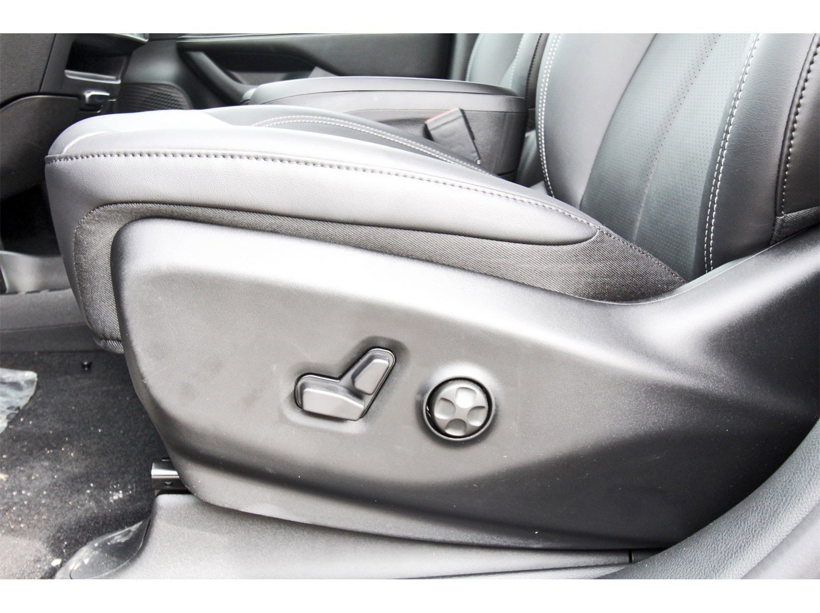 2026 Chrysler Pacifica Select FWD