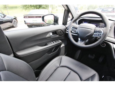 2027 Chrysler Pacifica Select FWD