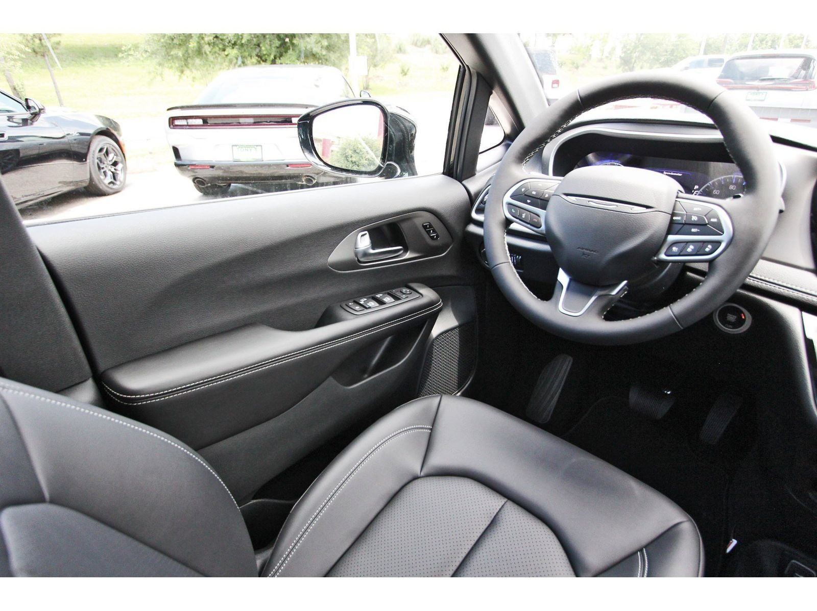 2027 Chrysler Pacifica Select FWD