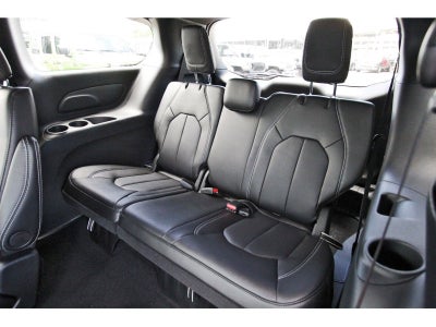 2027 Chrysler Pacifica Select FWD