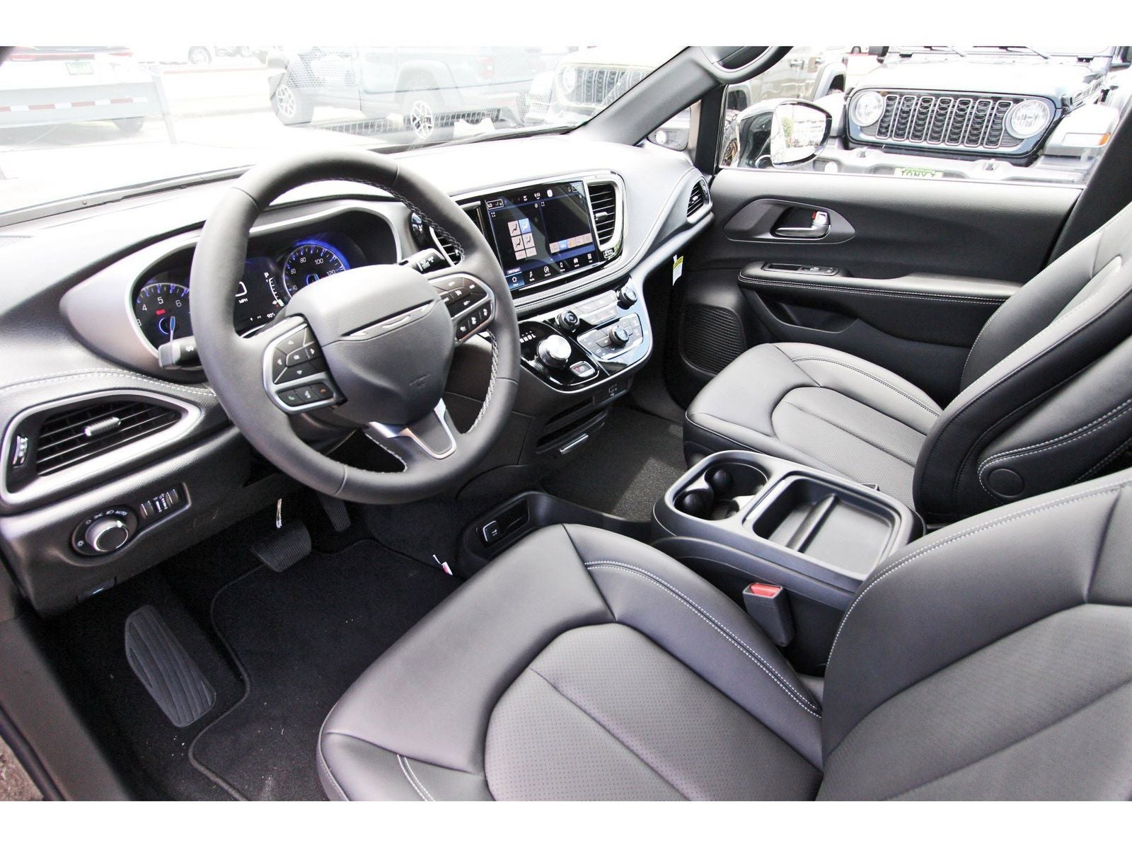 2027 Chrysler Pacifica Select FWD