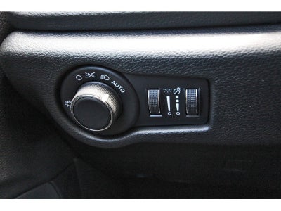 2027 Chrysler Pacifica Select FWD