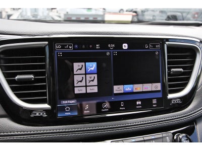 2027 Chrysler Pacifica Select FWD