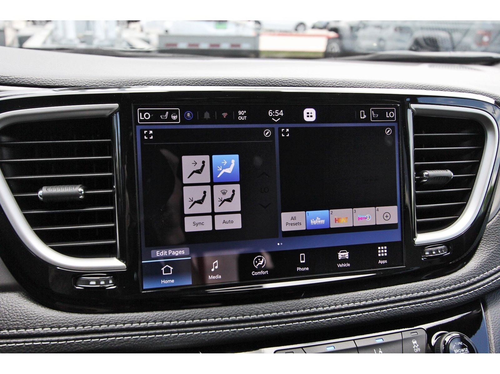 2027 Chrysler Pacifica Select FWD