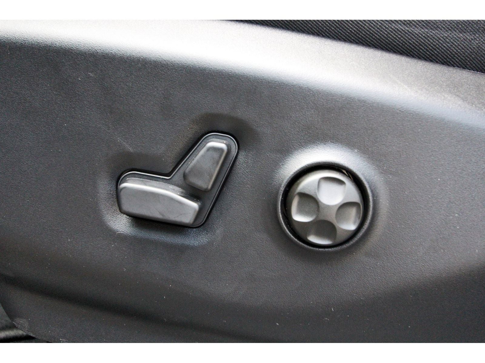 2027 Chrysler Pacifica Select FWD