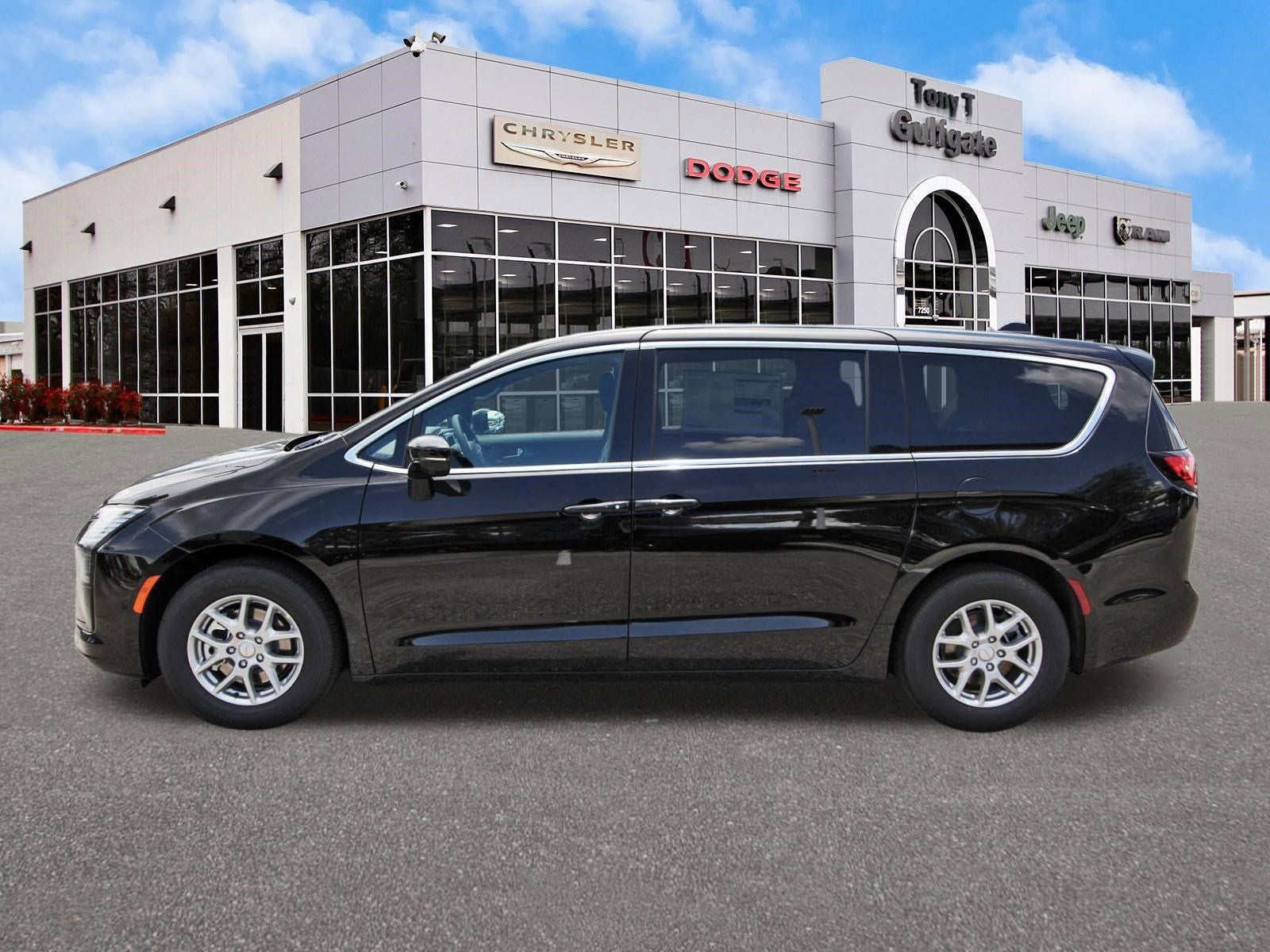 2027 Chrysler Pacifica Select FWD