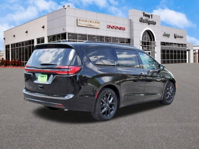 2026 Chrysler Pacifica Select FWD