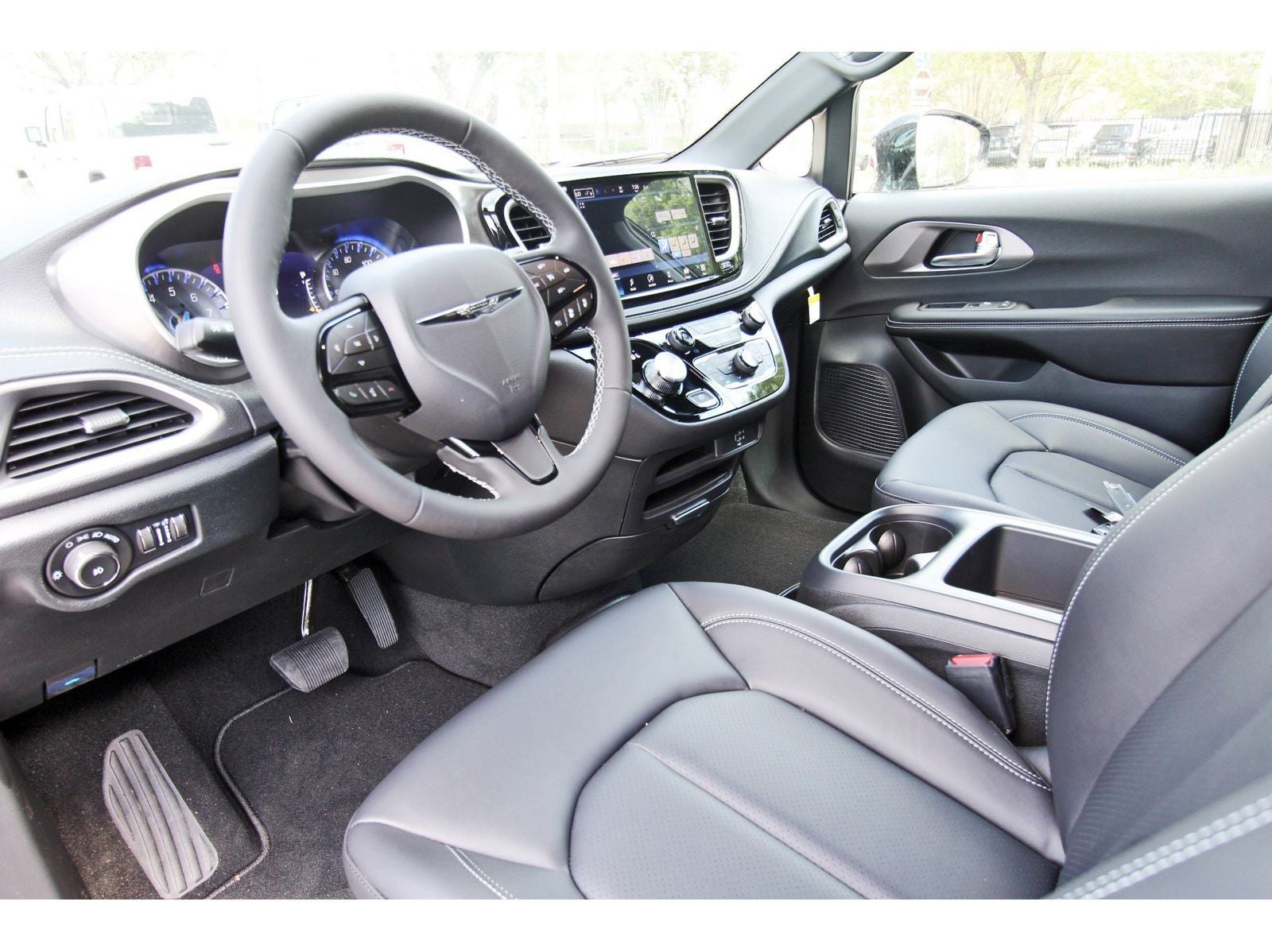 2026 Chrysler Pacifica Select FWD