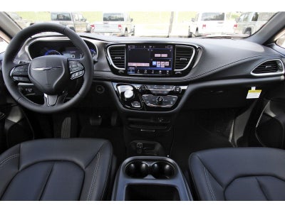 2026 Chrysler Pacifica Select FWD