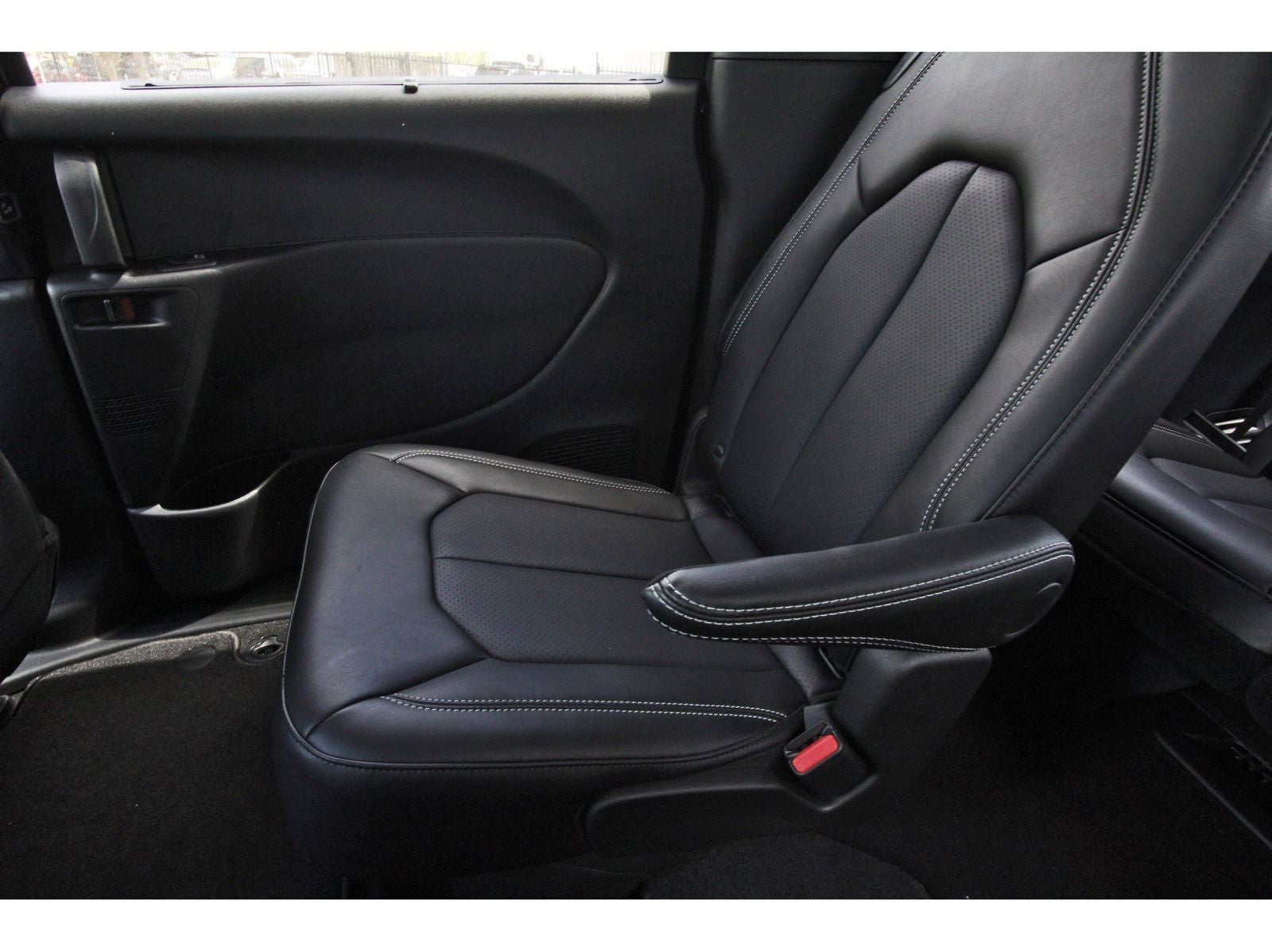 2026 Chrysler Pacifica Select FWD