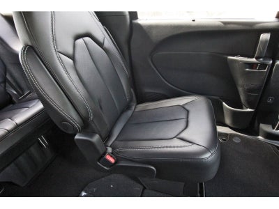 2026 Chrysler Pacifica Select FWD
