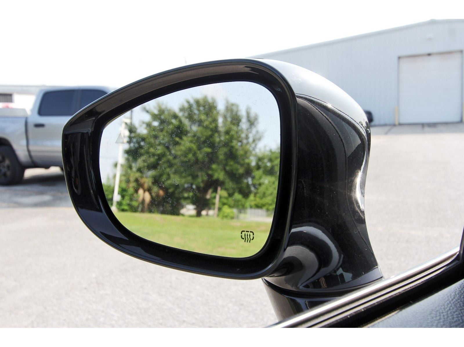 2026 Chrysler Pacifica Select FWD