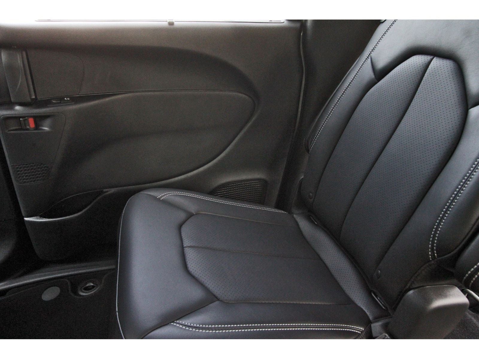 2026 Chrysler Pacifica Select FWD