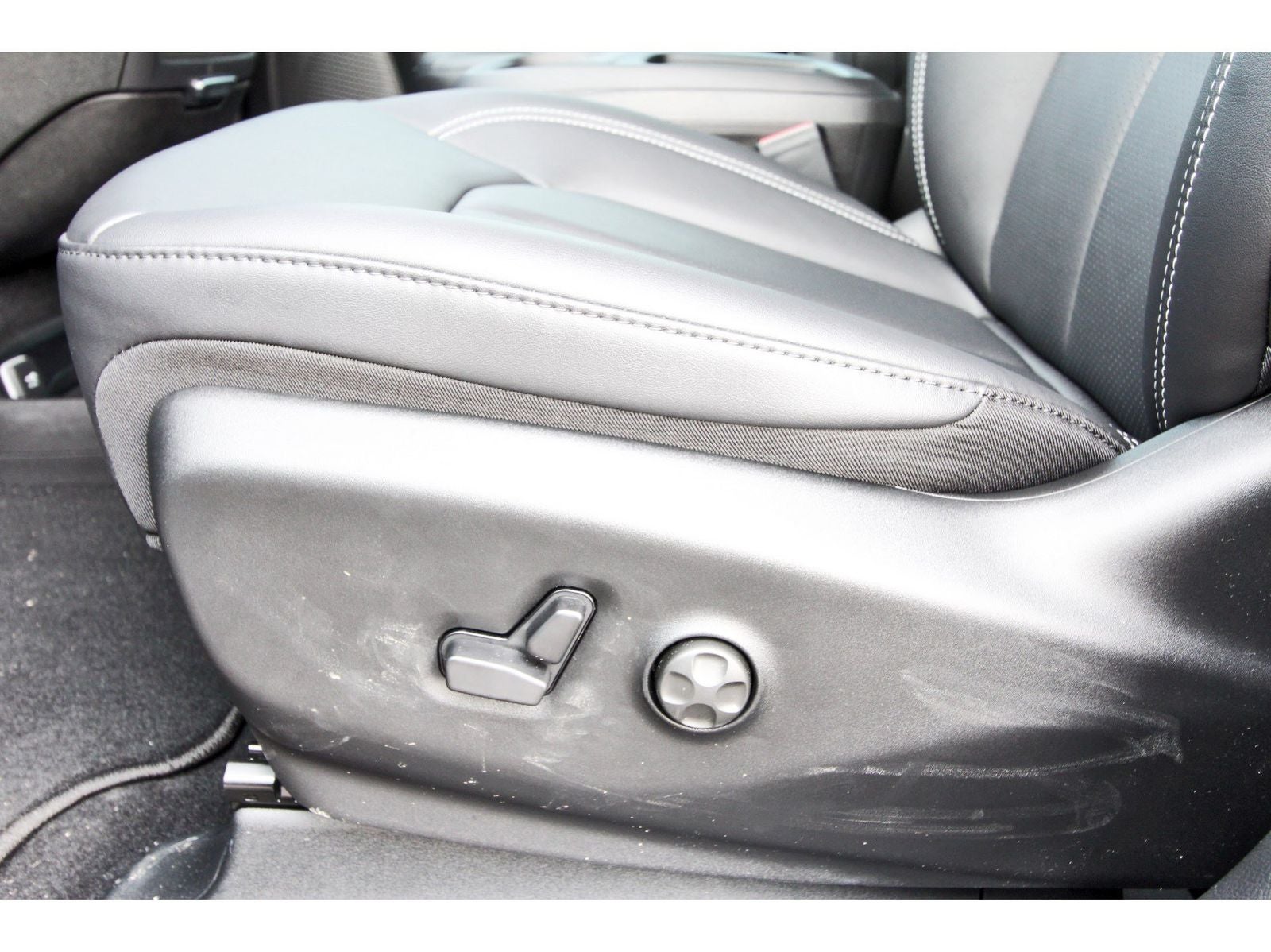2026 Chrysler Pacifica Select FWD