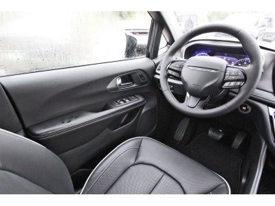 2027 Chrysler Pacifica Limited FWD