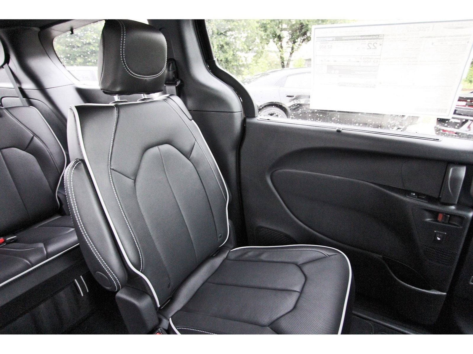 2027 Chrysler Pacifica Limited FWD