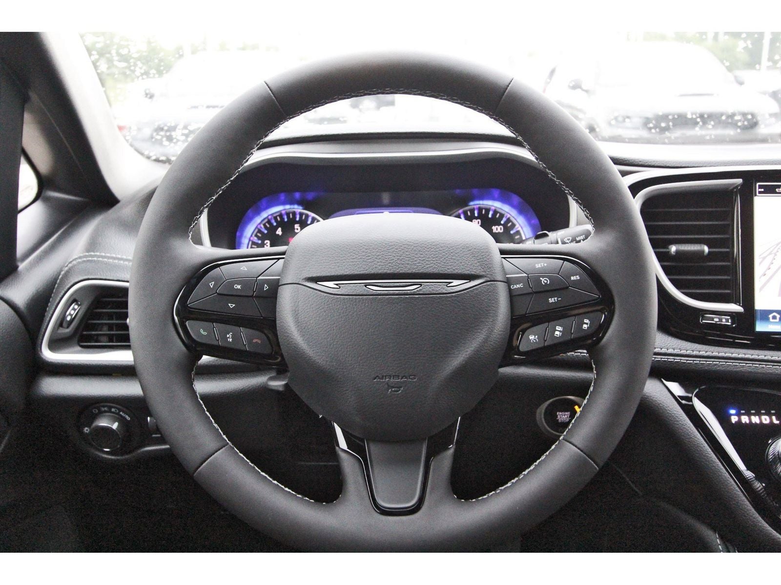 2027 Chrysler Pacifica Limited FWD